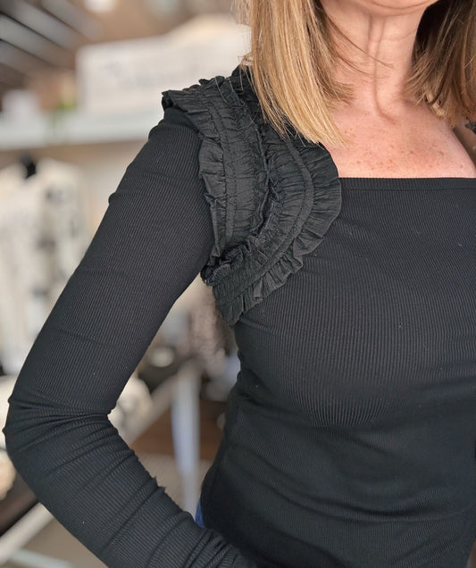Laura Ruffle Accent Top in Black
