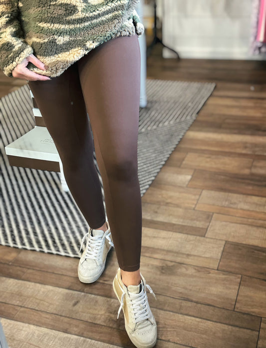 Jet Set Everyday Leggings in Brown